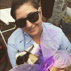 Meet your Posher, Emily